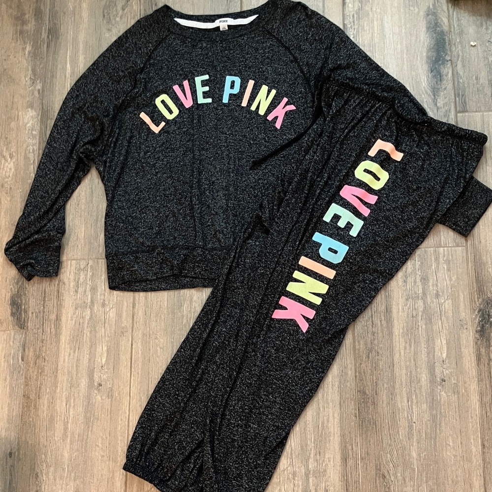 🩷VS Pink cozy htf set rainbow neon logos rare sleep lounge set sz L EUC